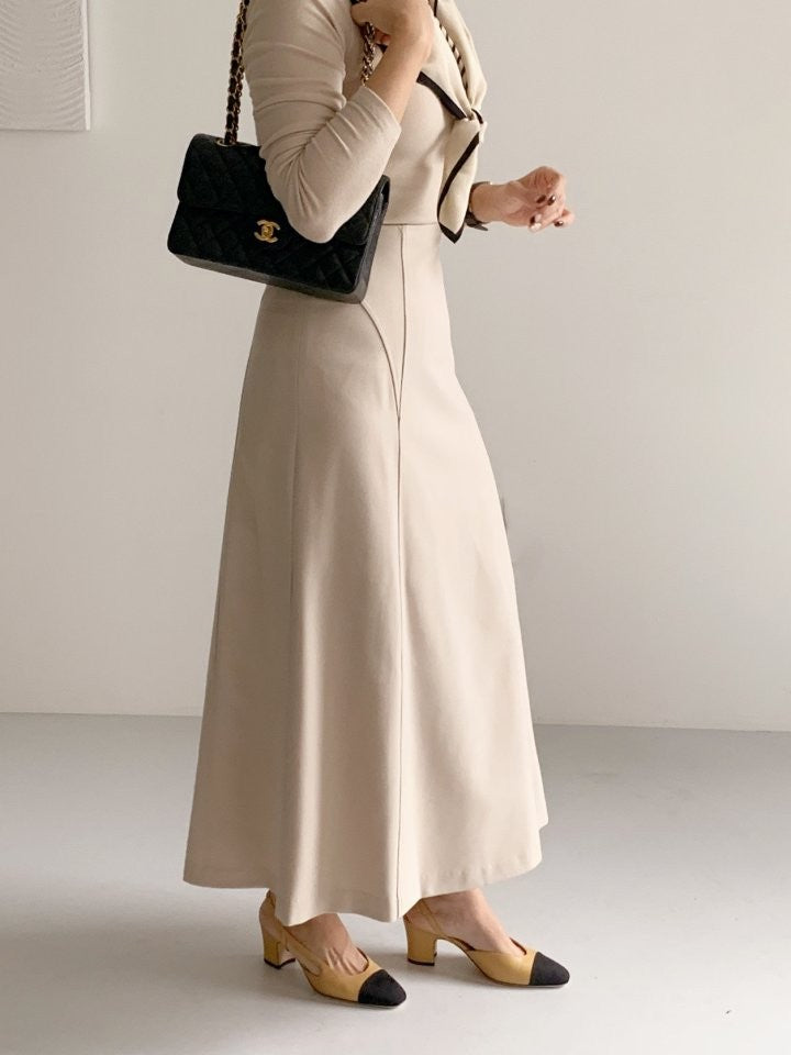 Line long skirt